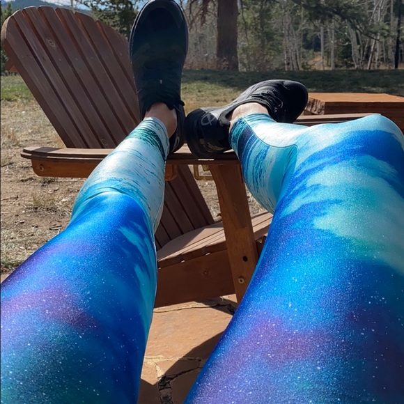 Snowy mountain nature leggings - Picture 8 of 9